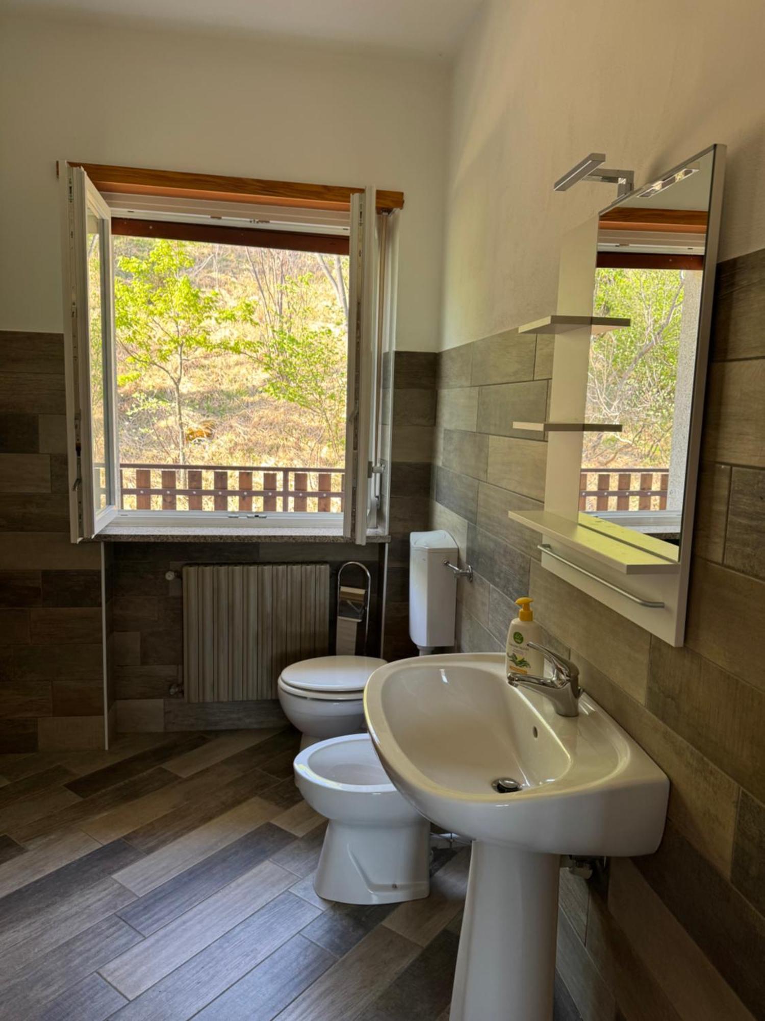 Gold Cave Casa Vacanze Relax Nel Bosco Appartamenti Pessinetto ภายนอก รูปภาพ